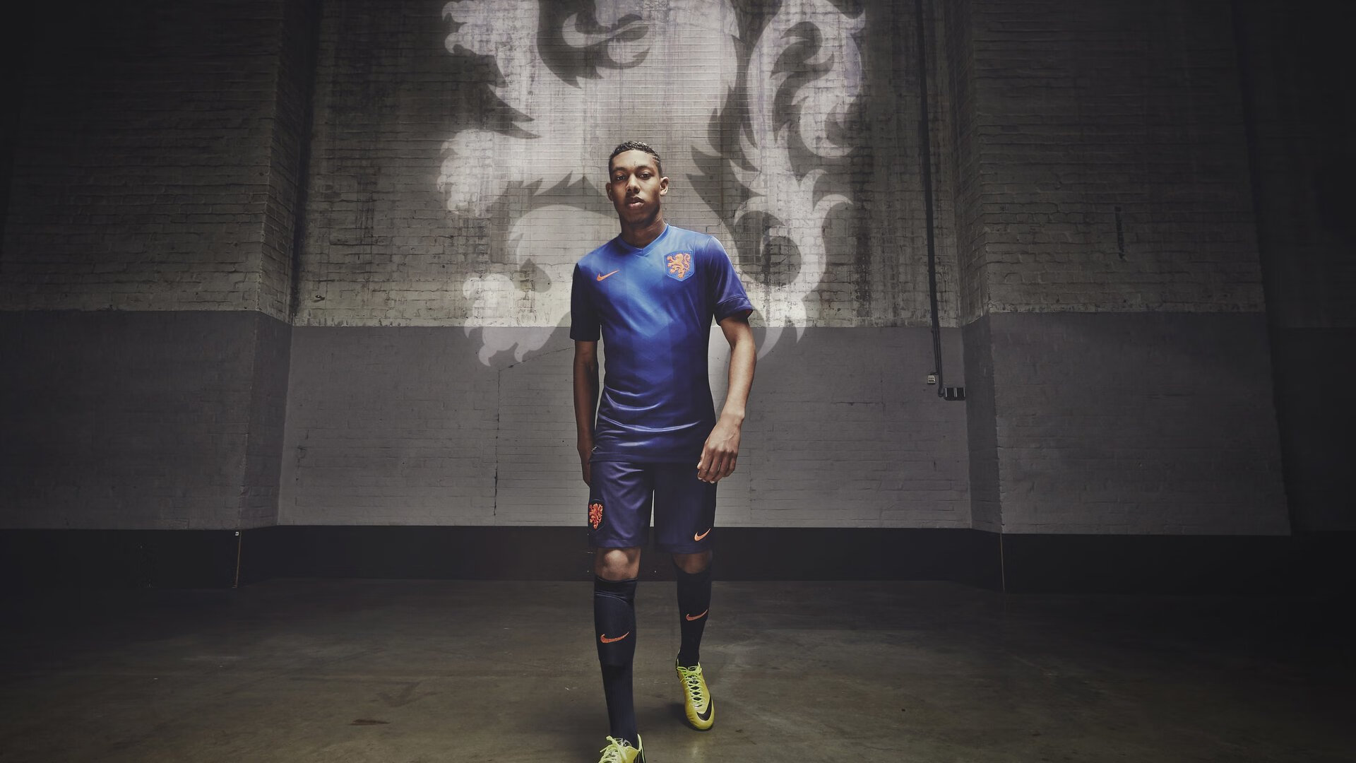 世界杯万众瞩目：精彩瞬间不断刷新！，世界杯锦集